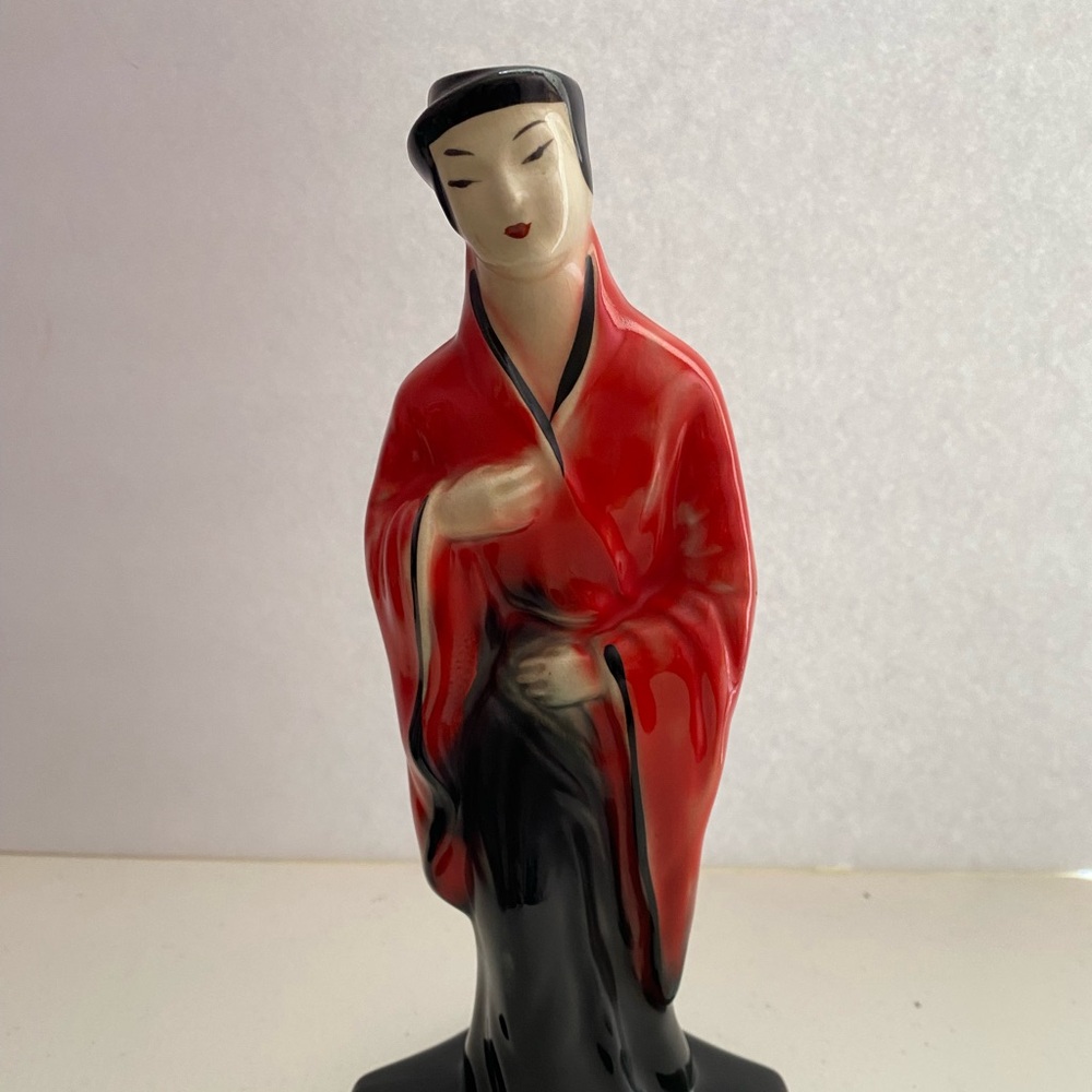 Geisha Figurine